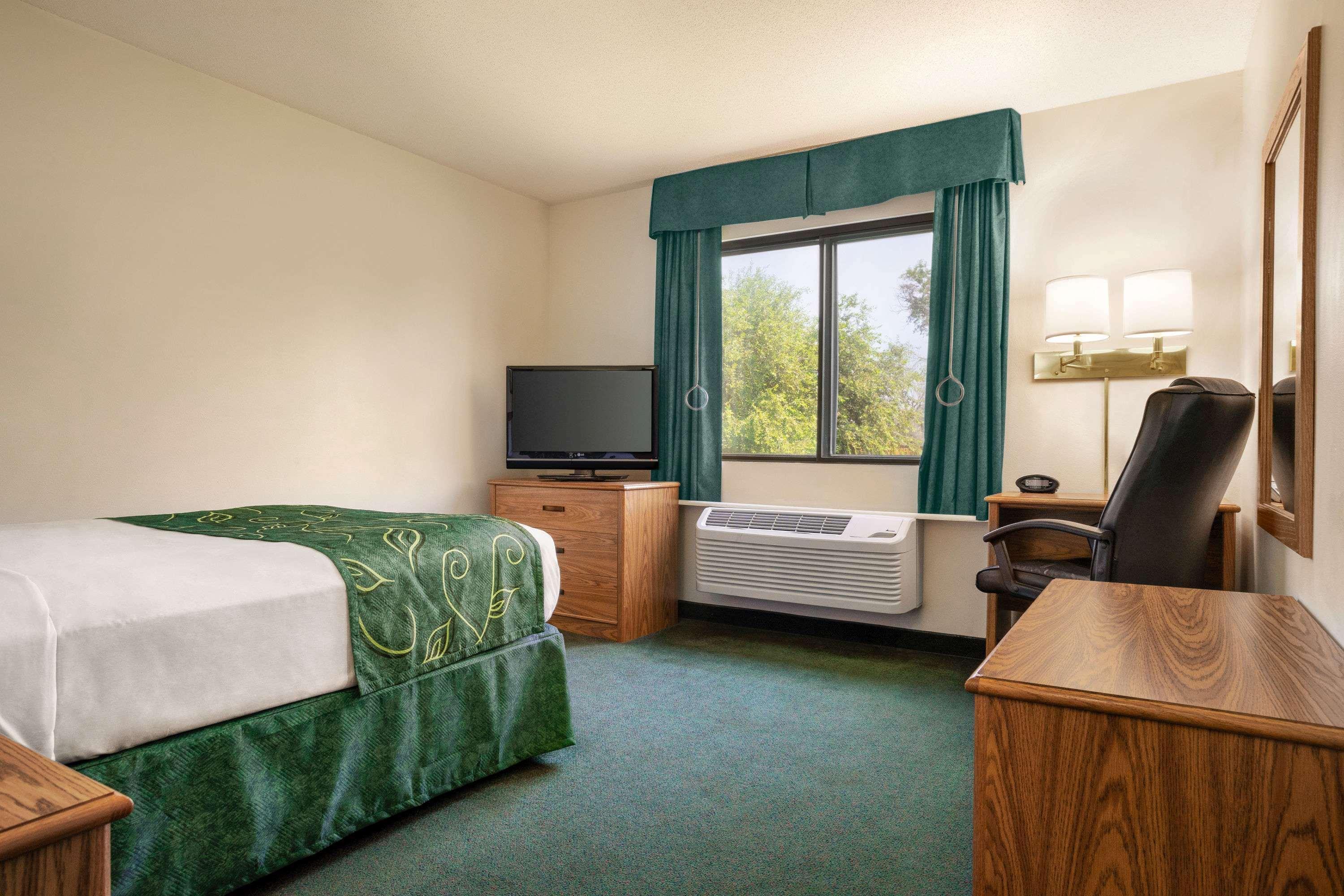 Travelodge By Wyndham Morrill Eksteriør bilde
